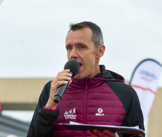 Steve Defoor, la voix du triathlon